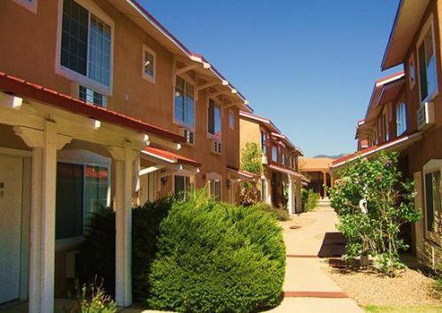 The Santa Fe Suites Екстериор снимка